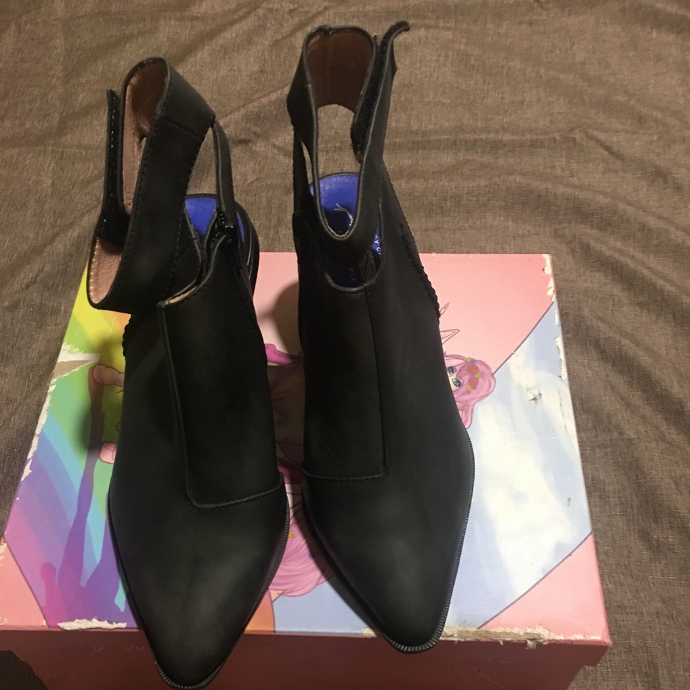 FALL IS HERE!! Free People Jeffrey Campbell Shoes